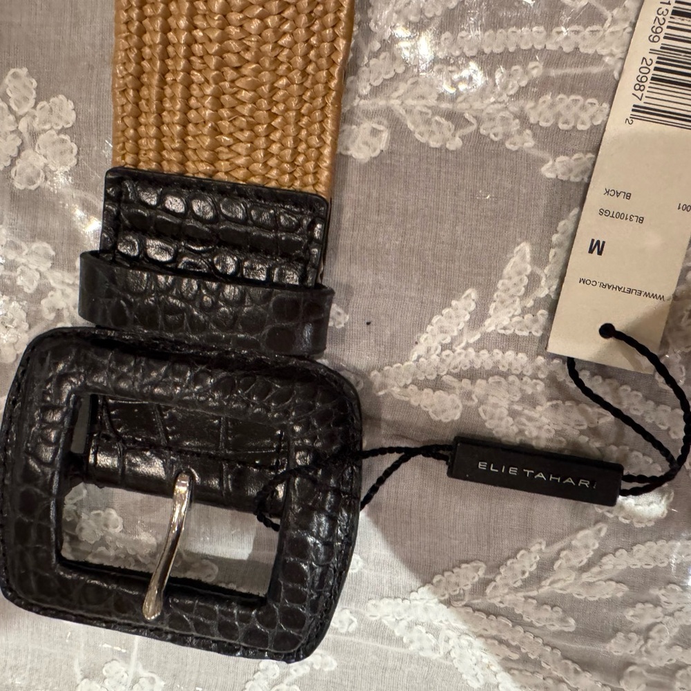 ❤️ ELIE TAHARI Black and Tan Textured Belt
